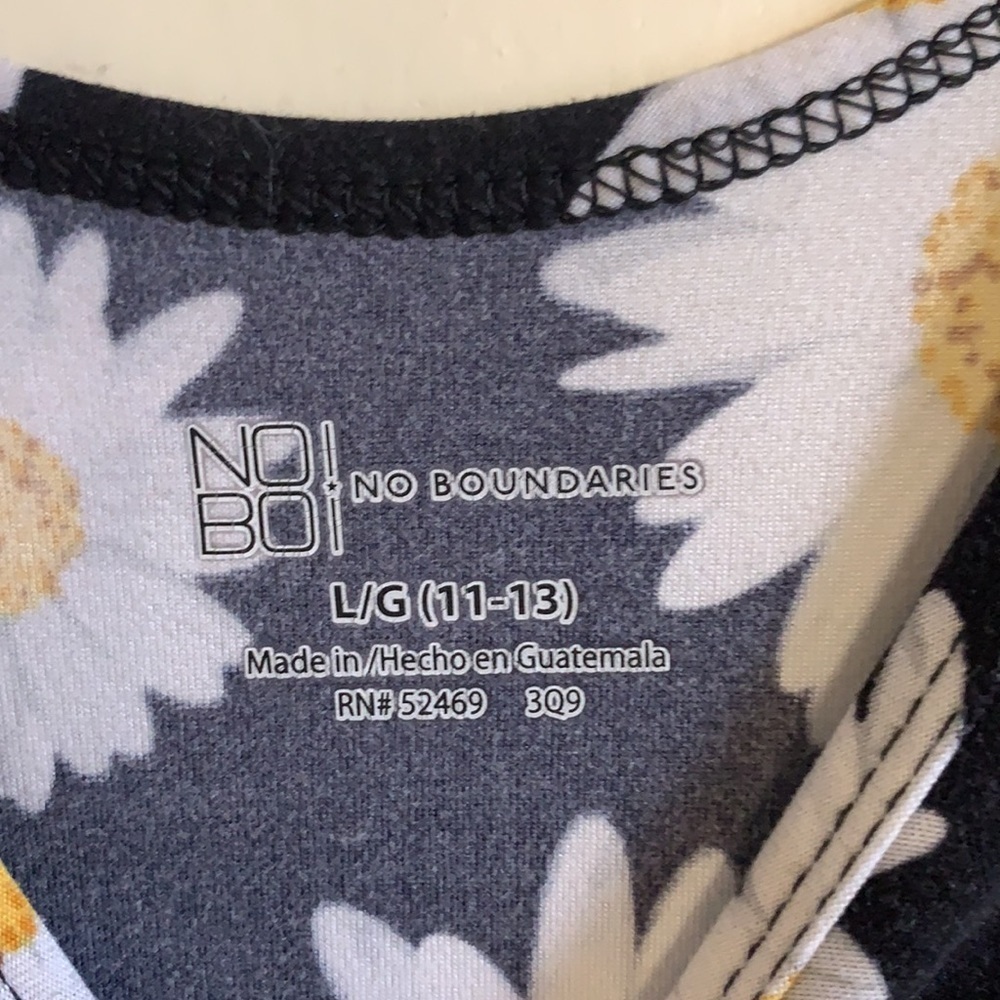 No Boundaries Black Sunflower Pattern Tank Top - Picture 3 of 9